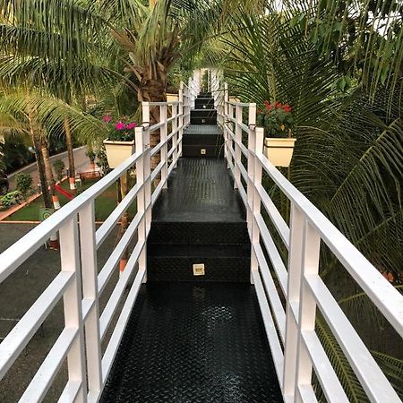 Ambhai Farmhouse Hotel Wada Exterior foto