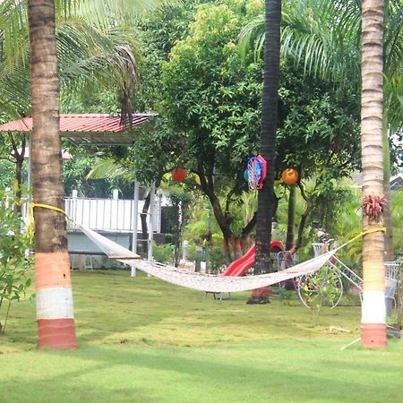 Ambhai Farmhouse Hotel Wada Exterior foto